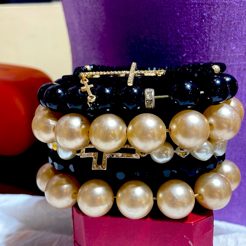 6 stretch face it’s from onyx, so pearl, so freshwater pearl to his crosses